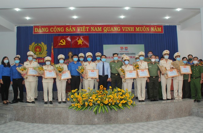 Tuyên dương 53 cán bộ, chiến sỹ CAND trẻ, giỏi, tiêu biểu 2020 - ảnh 8