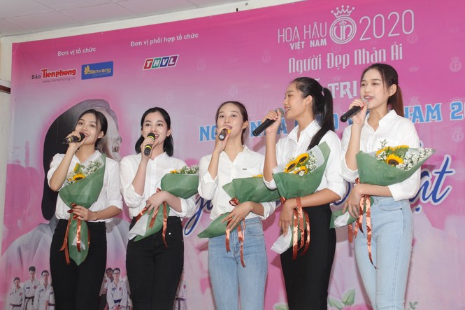 Thí sinh HHVN và các em học sinh rưng rưng tri ân thầy cô lớp học đặc biệt - ảnh 5