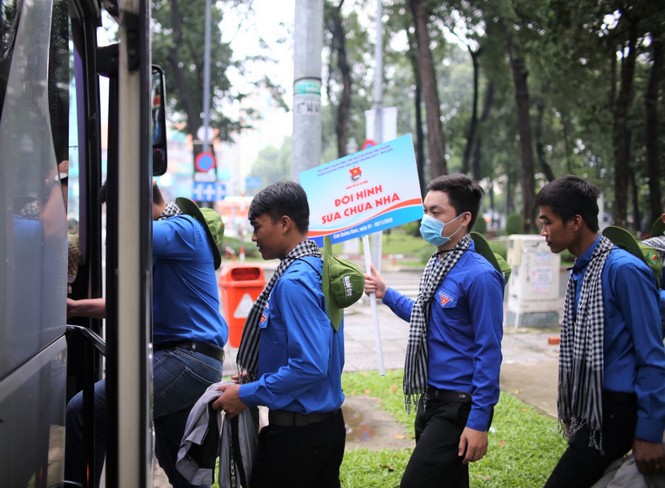 Tuổi trẻ TPHCM lên đường khắc phục hậu quả thiên tai tại Quảng Nam, Quảng Ngãi - ảnh 2