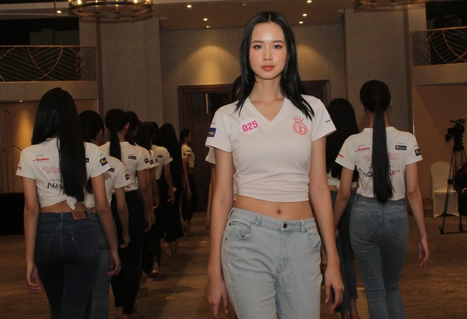 Top 35 thí sinh HHVN 2020 thả dáng sexy, thần thái cuốn hút trên sàn tập vũ đạo - ảnh 13