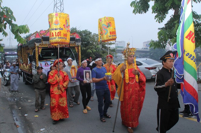Tiễn đưa nghệ sỹ Ánh Hoa về nơi an nghỉ cuối cùng - ảnh 4