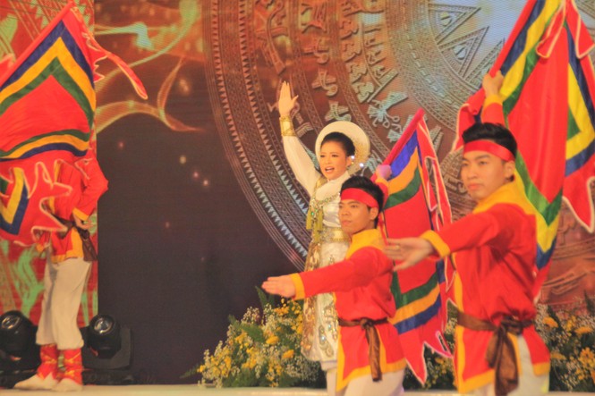 'Công dân trẻ tiêu biểu' Nhã Thi: Mỗi vở diễn, bài hát là thông điệp gửi đến khán giả - ảnh 2