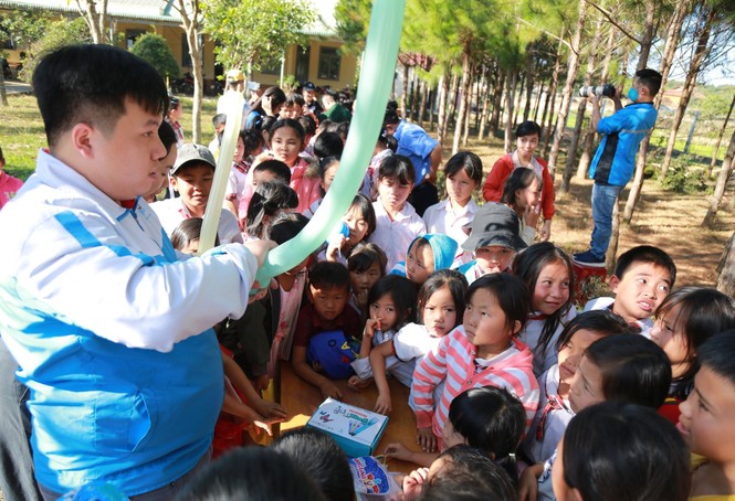 Mang 'mùa xuân' đến tặng người dân Tây Nguyên trước thềm Tết Nguyên đán - ảnh 4