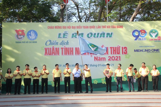 Ra quân Xuân tình nguyện, bạn trẻ TPHCM hiến máu, chỉnh trang viện dưỡng lão - ảnh 4