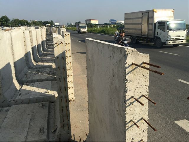 Bẫy “chông sắt” trên cầu vượt nghìn tỷ ở Hà Nội - ảnh 2