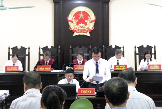Xử gian lận điểm thi Hà Giang: Cựu Phó giám đốc Sở GD&ĐT tự bào chữa - ảnh 1