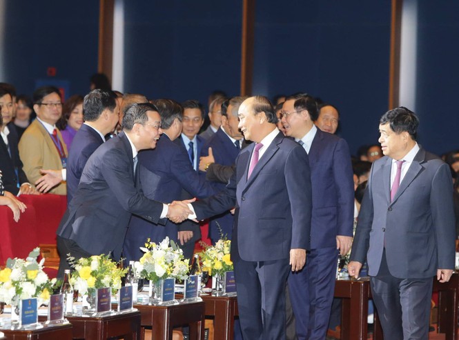 Thủ tướng tham quan sản phẩm tiêu biểu của doanh nghiệp Việt - ảnh 5