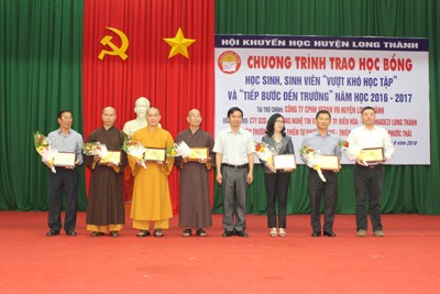 Vedan Việt Nam trao học bổng cho học sinh, sinh viên nghèo Đồng Nai - ảnh 1