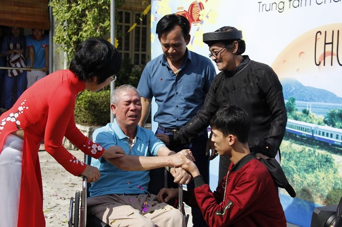 Quang Tèo-Giang Còi hội ngộ cùng Uyên Linh trong “Chuyến tàu yêu thương” - ảnh 1