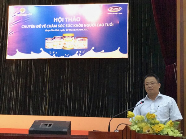 Vinamilk chăm sóc sức khỏe cho hơn 1.000 người cao tuổi - ảnh 1
