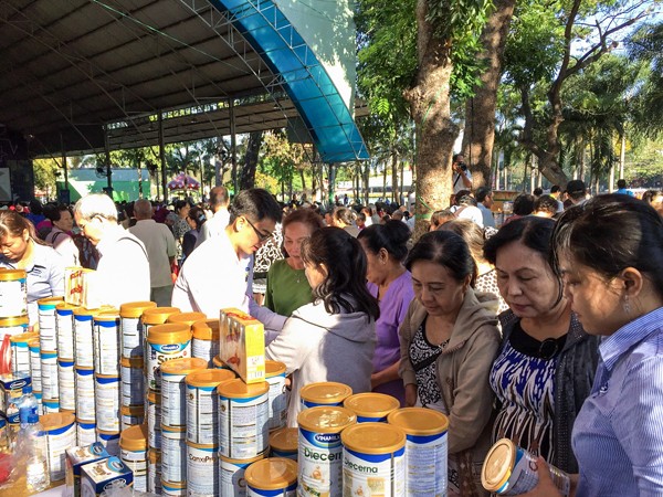 Vinamilk chăm sóc sức khỏe cho hơn 1.000 người cao tuổi - ảnh 3