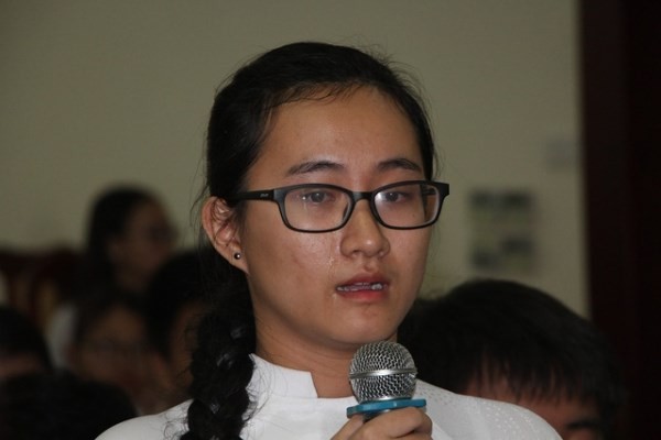 Bắt học sinh uống nước giẻ lau - điều gì xảy ra với ngành giáo dục? - ảnh 1