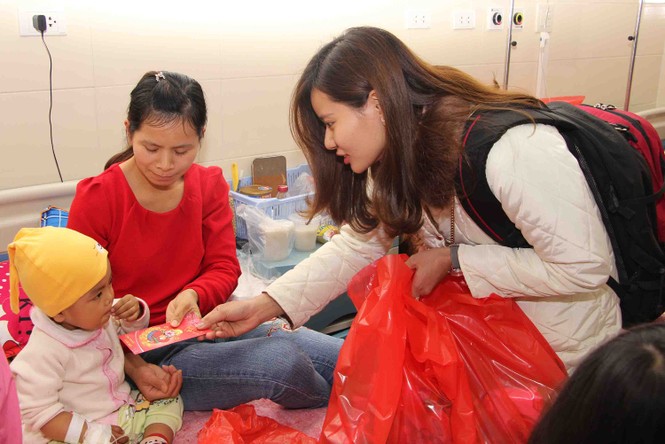 Mang Xuân yêu thương đến với bệnh nhân nhi ung thư - ảnh 11