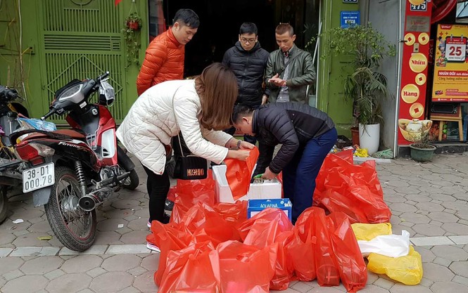 Mang Xuân yêu thương đến với bệnh nhân nhi ung thư - ảnh 1