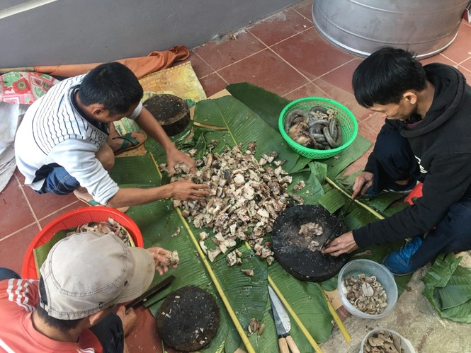 Nhà cầu thủ Hà Đức Chinh: Mổ lợn, làm 10 mâm khao người hâm mộ - ảnh 2