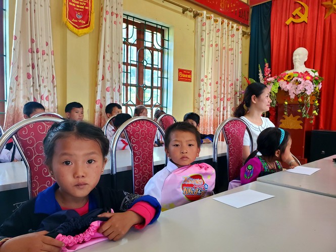 Ấm tình món quà tặng TNXP, học sinh nghèo tỉnh vùng cao Yên Bái - ảnh 4