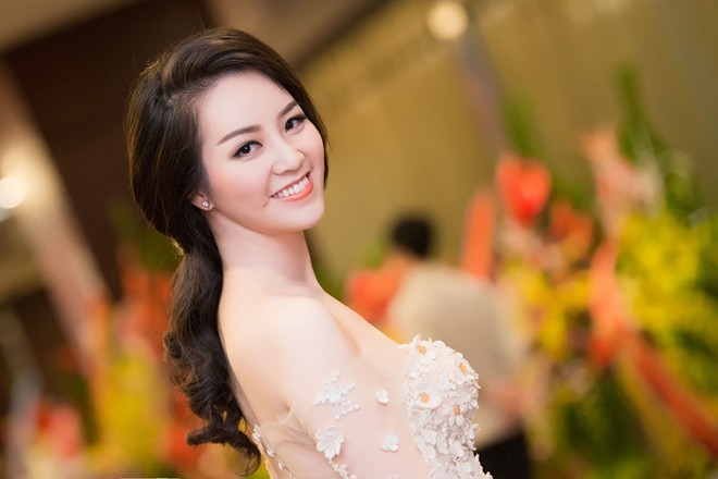 Á hậu Thụy Vân khoe nhan sắc mặn mà - ảnh 3