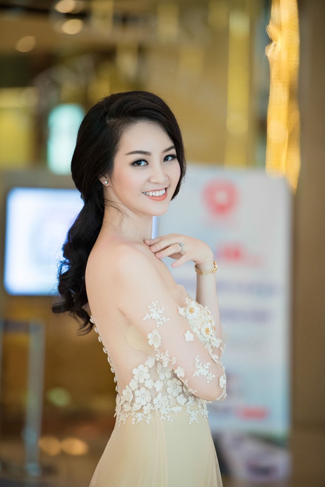 Á hậu Thụy Vân khoe nhan sắc mặn mà - ảnh 4