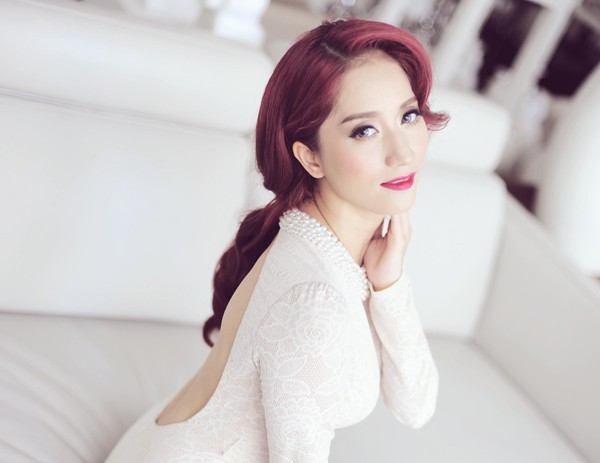 Khánh Thi căng tròn, kín trước hở sau - ảnh 2