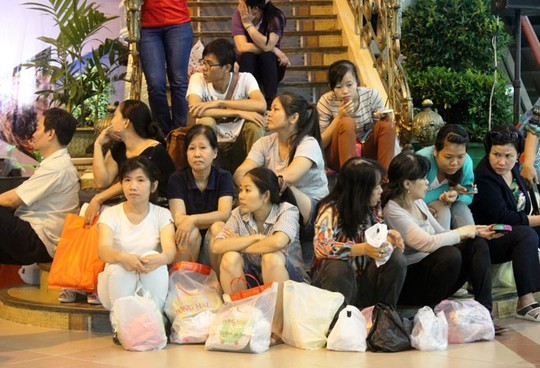 Bật khóc khi Thương xá Tax chính thức đóng cửa - ảnh 10