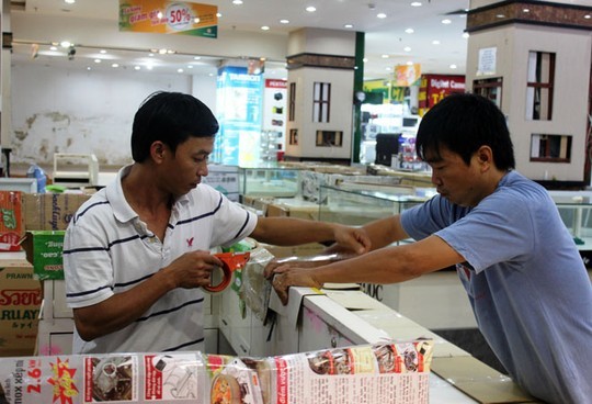 Bật khóc khi Thương xá Tax chính thức đóng cửa - ảnh 13