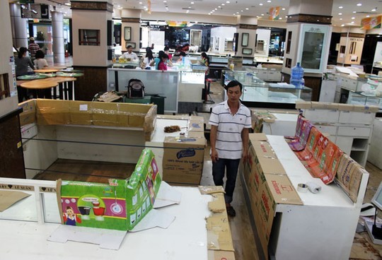 Bật khóc khi Thương xá Tax chính thức đóng cửa - ảnh 14