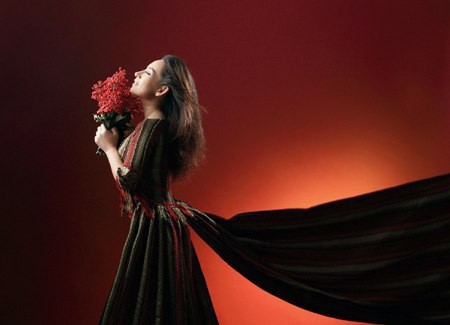 Phi Nhung: “Tôi không thích được gọi là con lai” - ảnh 1