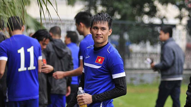 Tuyển Việt Nam đội mưa rét luyện công chờ đấu Malaysia - ảnh 6