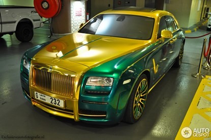 Lóa mắt bởi Rolls-Royce Ghost 'mặc áo' vàng-xanh - ảnh 8