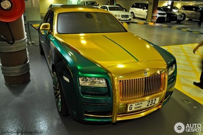 Lóa mắt bởi Rolls-Royce Ghost 'mặc áo' vàng-xanh - ảnh 4