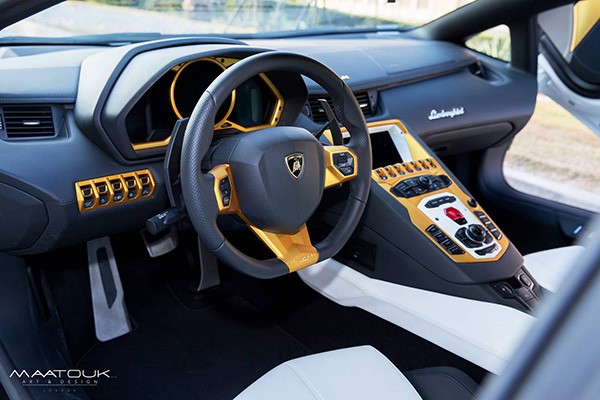 Mê mẩn trước Lamborghini Aventador độ vàng ròng - ảnh 9