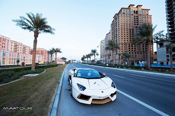 Mê mẩn trước Lamborghini Aventador độ vàng ròng - ảnh 1