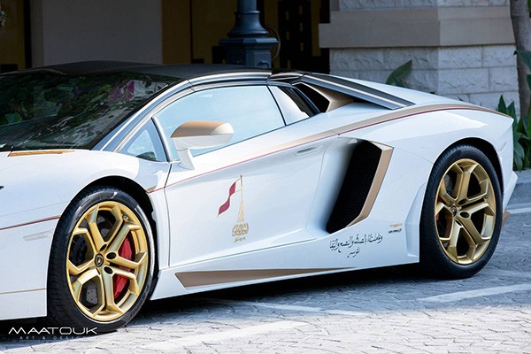 Mê mẩn trước Lamborghini Aventador độ vàng ròng - ảnh 3