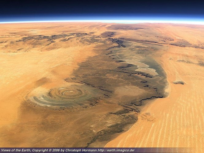 Kỳ lạ 'con mắt thần linh' giữa sa mạc Sahara - ảnh 8