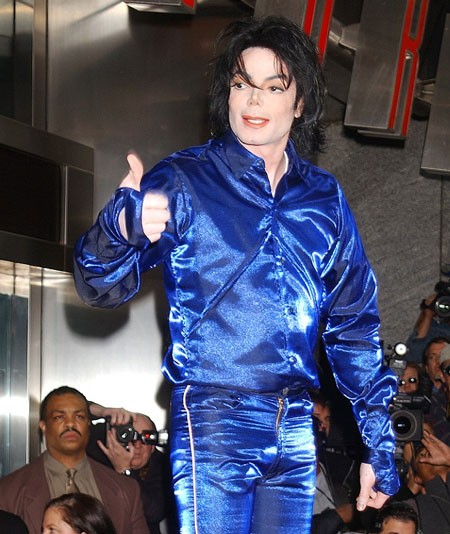 Đột nhập khu biệt thự “trong mơ” của Michael Jackson - ảnh 1