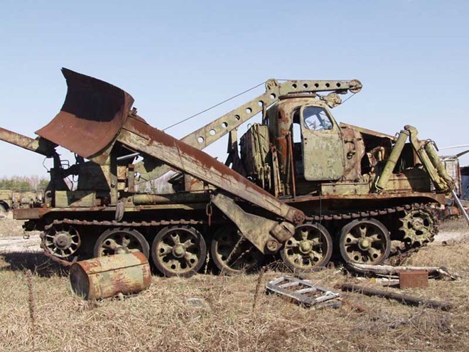 Nghĩa địa trực thăng, xe cứu hỏa sau thảm họa Chernobyl - ảnh 9
