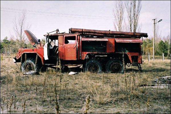 Nghĩa địa trực thăng, xe cứu hỏa sau thảm họa Chernobyl - ảnh 5