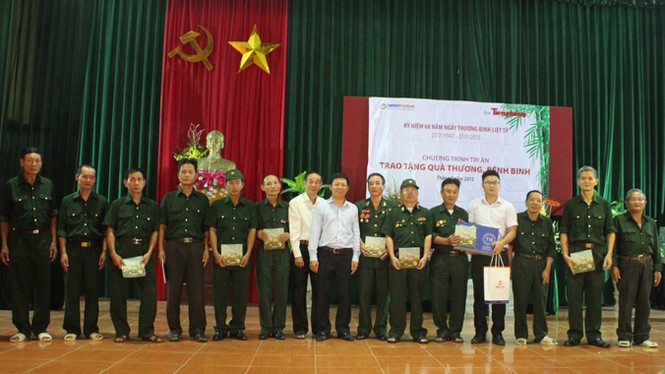 Báo Tiền Phong, LienVietPostBank tặng quà cho thương, bệnh binh - ảnh 1