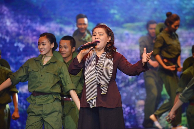 Khán giả xúc động nghe NSND Thanh Hoa, Quang Thọ song ca - ảnh 2