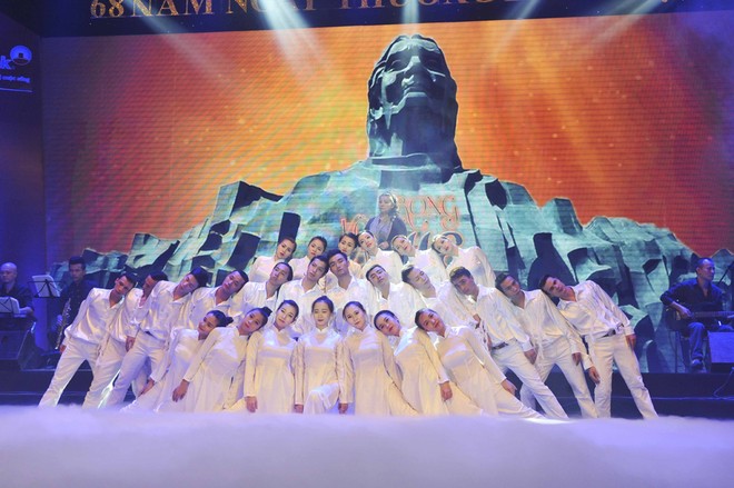 Khán giả xúc động nghe NSND Thanh Hoa, Quang Thọ song ca - ảnh 4
