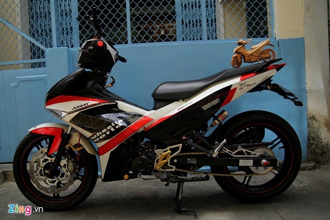 Lóa mắt với mô hình Exciter 150 bằng gỗ của biker Sài Gòn - ảnh 4
