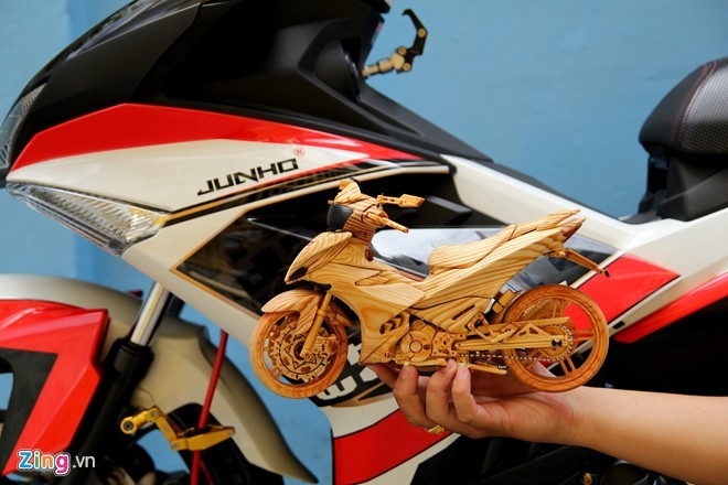 Lóa mắt với mô hình Exciter 150 bằng gỗ của biker Sài Gòn - ảnh 5