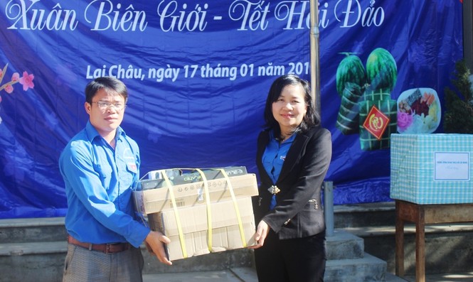 Xuân biên giới - Tết hải đảo đến với bà con, chiến sỹ tỉnh Lai Châu - ảnh 11
