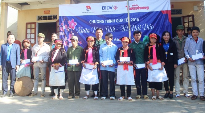 Xuân biên giới - Tết hải đảo đến với bà con, chiến sỹ tỉnh Lai Châu - ảnh 13