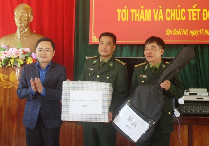 Xuân biên giới - Tết hải đảo đến với bà con, chiến sỹ tỉnh Lai Châu - ảnh 3