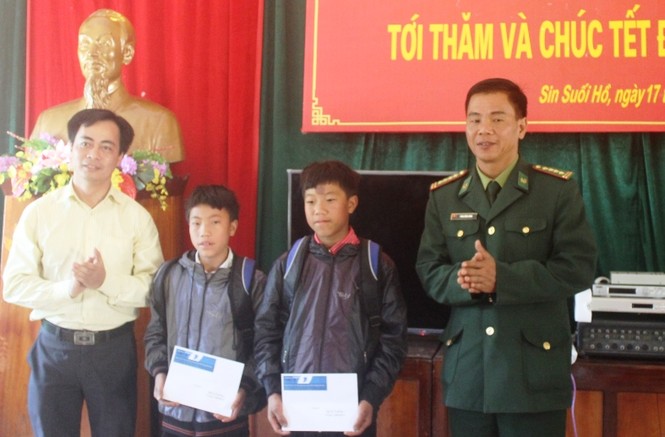 Xuân biên giới - Tết hải đảo đến với bà con, chiến sỹ tỉnh Lai Châu - ảnh 7