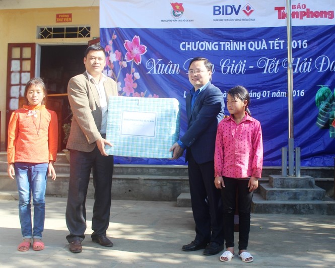 Xuân biên giới - Tết hải đảo đến với bà con, chiến sỹ tỉnh Lai Châu - ảnh 8
