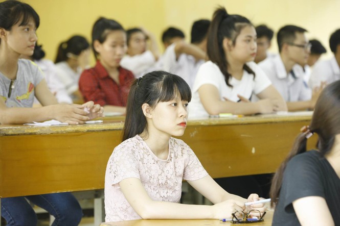 Hàng vạn thí sinh bước vào thi môn Ngoại ngữ - ảnh 9