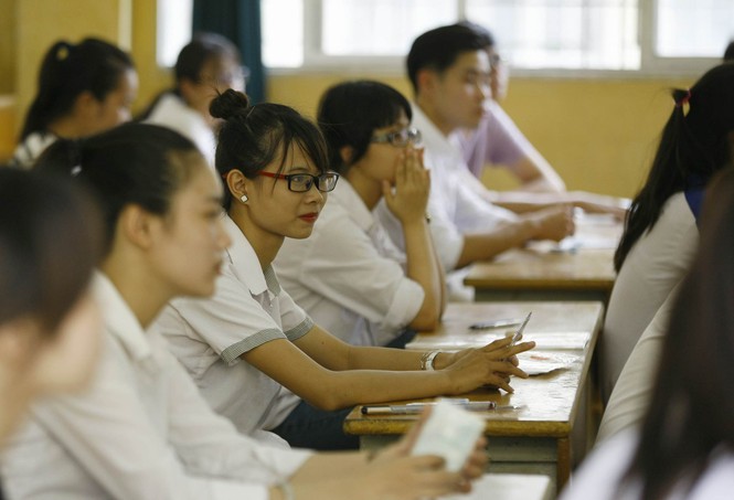 Hàng vạn thí sinh bước vào thi môn Ngoại ngữ - ảnh 7