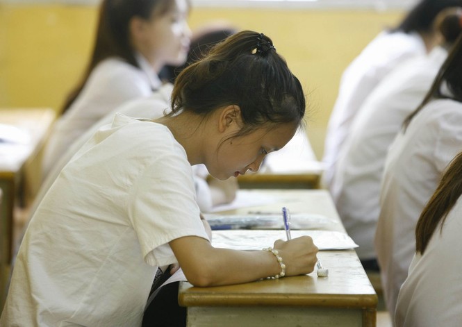 Hàng vạn thí sinh bước vào thi môn Ngoại ngữ - ảnh 5